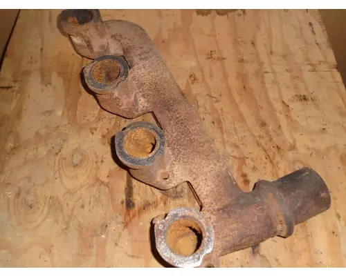 JOHN DEERE  Exhaust Manifold