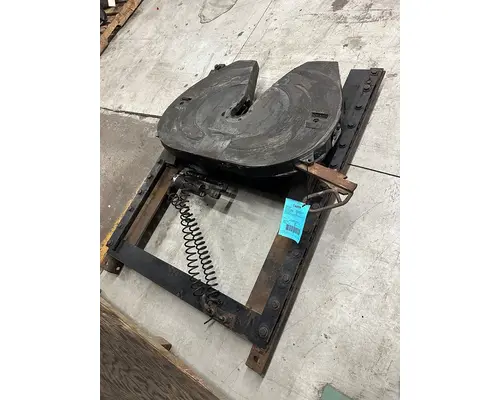 JOST Cascadia Fifth Wheel