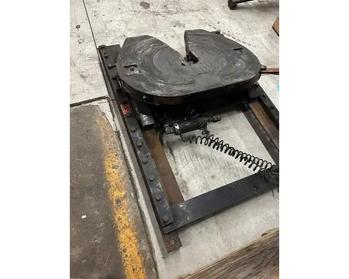 JOST Cascadia Fifth Wheel