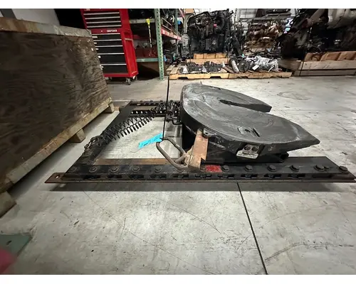 JOST Cascadia Fifth Wheel