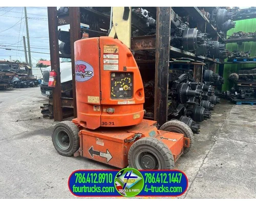 Trailer JLG JLG E300AJP 4-trucks Enterprises LLC