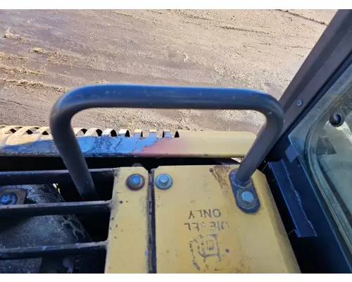 John Deere 225C LC Equip Handrail