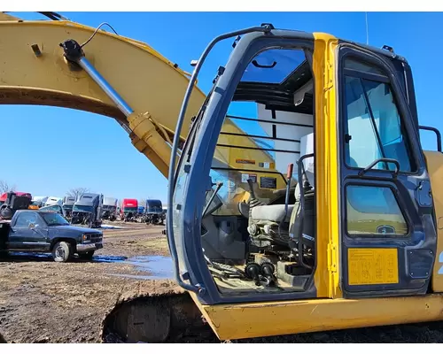 John Deere 225C LC Equip Handrail