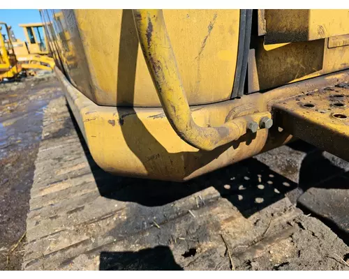 John Deere 225C LC Equip Handrail