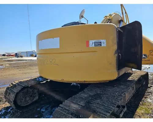 John Deere 225C LC Equip Weight