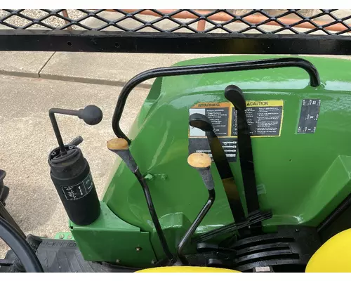 John Deere 5520 Equipment (Whole Vehicle)