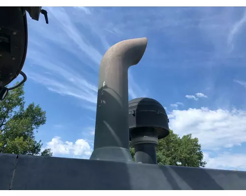 John Deere 624K Equip Exhaust