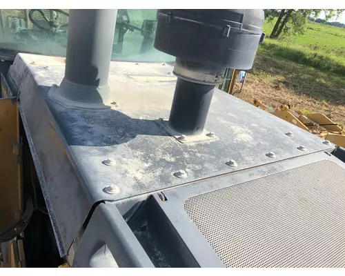 John Deere 624K Equip Hood