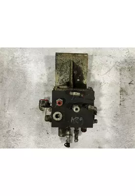 John Deere 624K Equip Hydraulic Valve