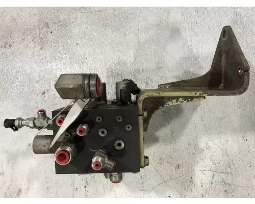 John Deere 624K Equip Hydraulic Valve