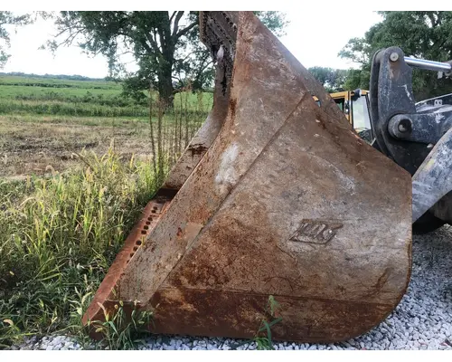 John Deere 624K Equipment (Mounted)