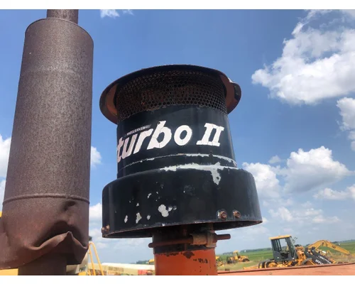 John Deere 670A Equip Air Cleaner