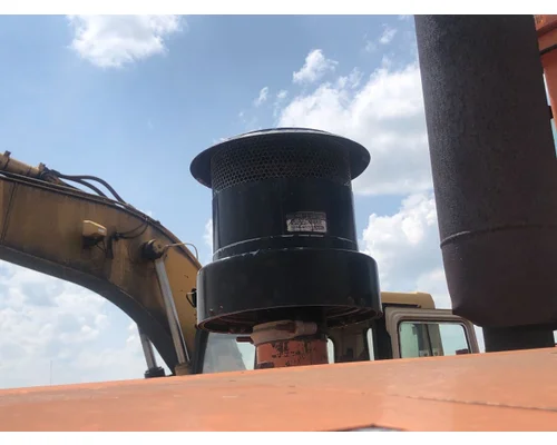 John Deere 670A Equip Air Cleaner