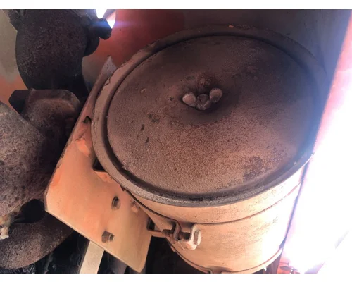 John Deere 670A Equip Air Cleaner