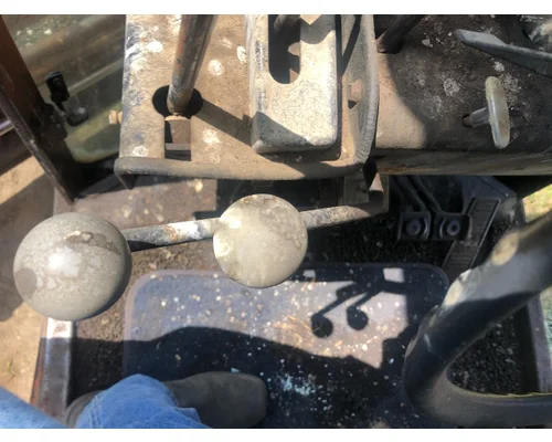 John Deere 670A Equip Controls
