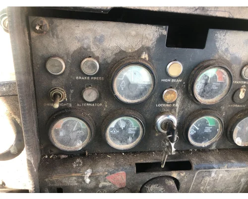 John Deere 670A Equip Dash Panel