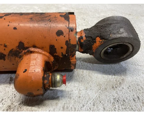 John Deere 670A Equip Hydraulic Cylinder