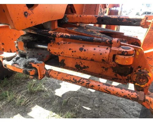 John Deere 670A Equip Hydraulic Cylinder