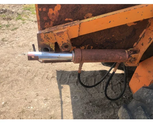 John Deere 670A Equip Hydraulic Cylinder