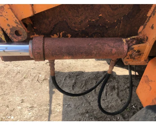 John Deere 670A Equip Hydraulic Cylinder