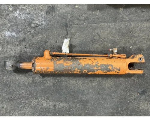 John Deere 670A Equip Hydraulic Cylinder