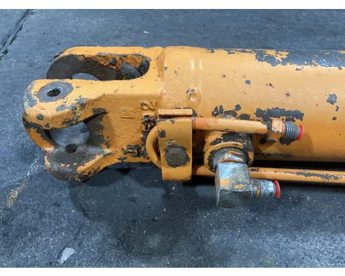 John Deere 670A Equip Hydraulic Cylinder