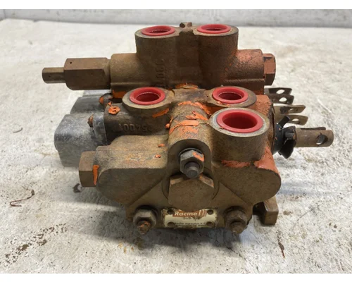 John Deere 670A Equip Hydraulic Valve