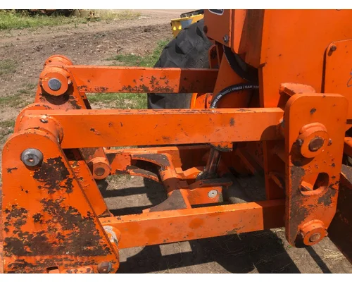 John Deere 670A Equip Linkage