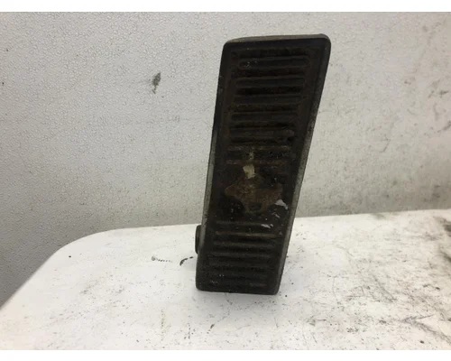 John Deere 670A Equip Pedal