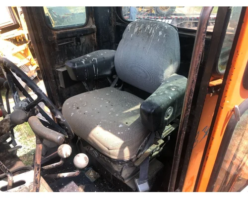 John Deere 670A Equip Seat