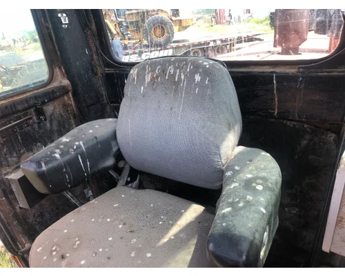 John Deere 670A Equip Seat