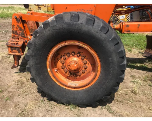 John Deere 670A Equip Tire and Rim