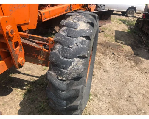 John Deere 670A Equip Tire and Rim
