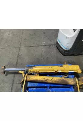 John Deere 750E Equip Hydraulic Cylinder