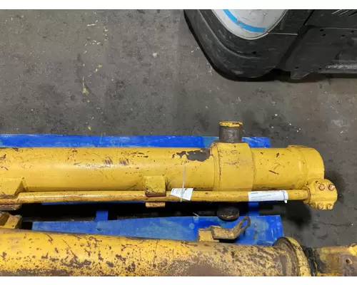 John Deere 750E Equip Hydraulic Cylinder