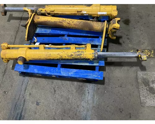 John Deere 750E Equip Hydraulic Cylinder