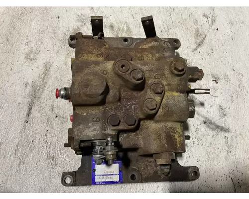 John Deere 750E Equip Hydraulic Valve