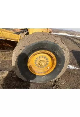 John Deere 770BH Equip Tire and Rim