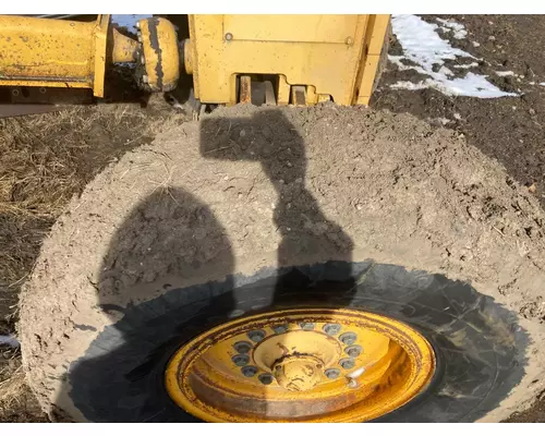 John Deere 770BH Equip Tire and Rim