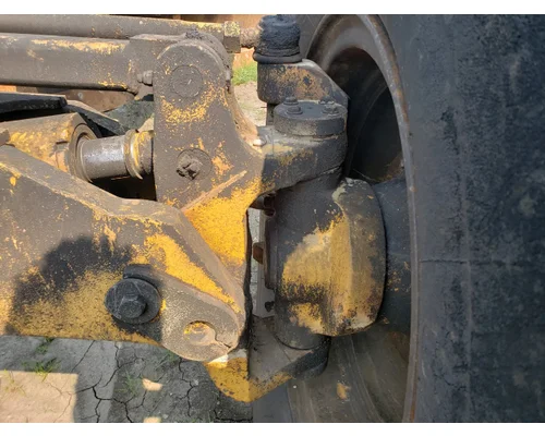 John Deere 770CH Equip Axle Pivot Mount