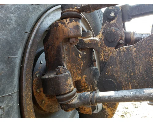 John Deere 770CH Equip Axle Pivot Mount