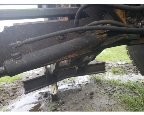 John Deere 770CH Equip Axle