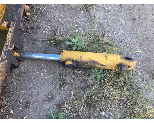 John Deere 770CH Equip Hydraulic Cylinder