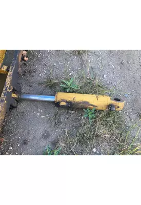 John Deere 770CH Equip Hydraulic Cylinder