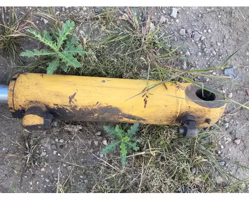 John Deere 770CH Equip Hydraulic Cylinder