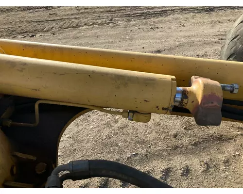 John Deere 770CH Equip Hydraulic Cylinder