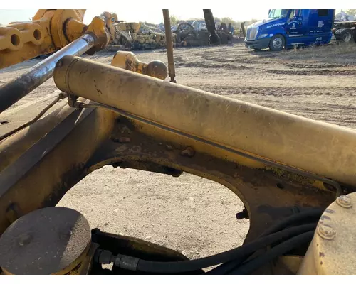 John Deere 770CH Equip Hydraulic Cylinder