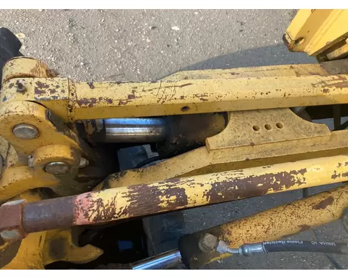 John Deere 770CH Equip Hydraulic Cylinder