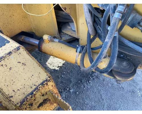 John Deere 770CH Equip Hydraulic Cylinder