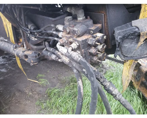 John Deere 770CH Equip Hydraulic Valve